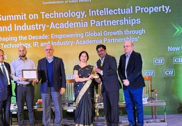 Equinox Veeresh, Masrulla receiving CII Award_Dec-2024a